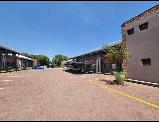 337M² OFFICE TO LET IN RANDJESPARK